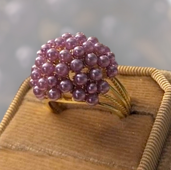 Elegant Gold and Light Amethyst Pearl Cluster Ring Women's Sz 8 & 9 - Picture 3 of 5